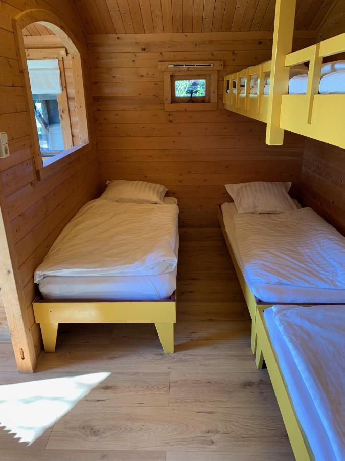 The Bee - Trekkershuts & Apartment Opperdoes Bagian luar foto