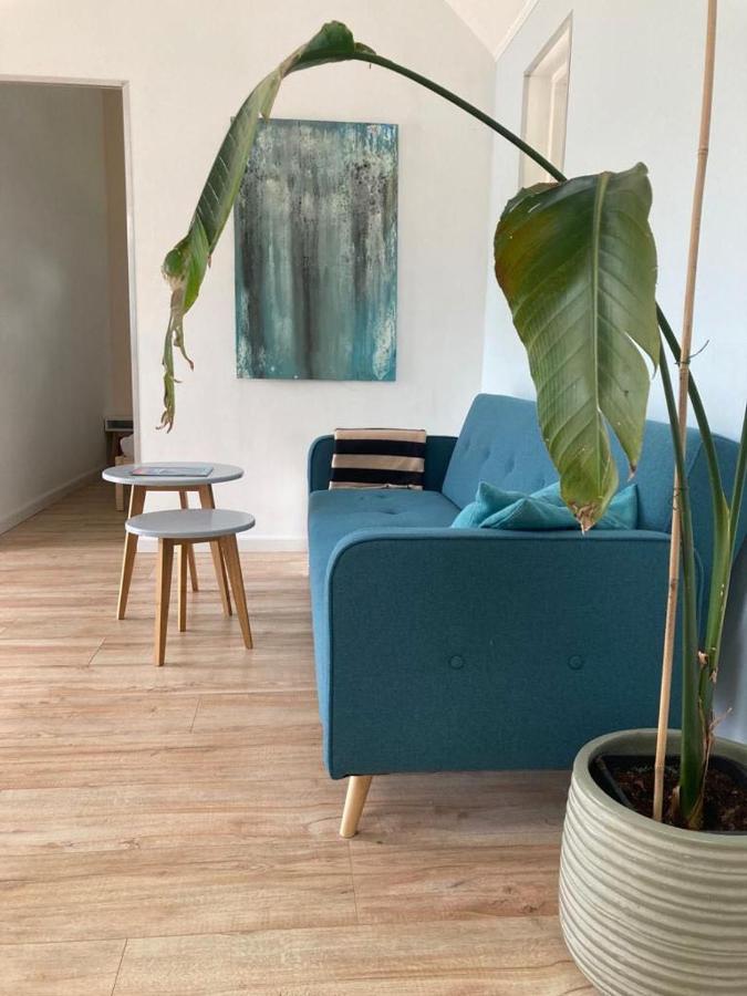 The Bee - Trekkershuts & Apartment Opperdoes Bagian luar foto