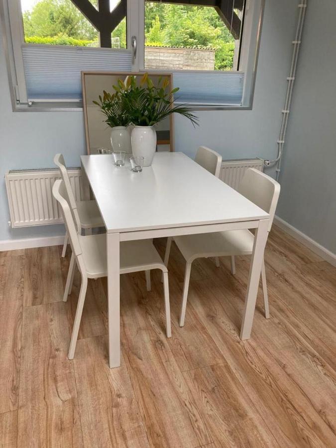 The Bee - Trekkershuts & Apartment Opperdoes Bagian luar foto