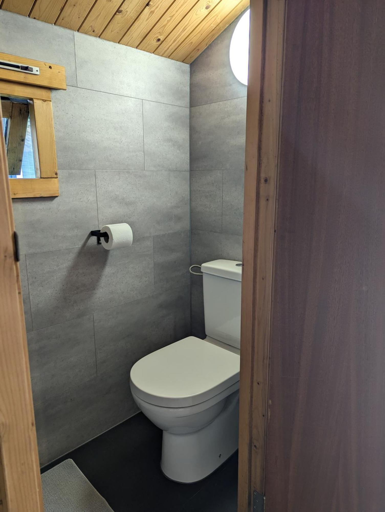 The Bee - Trekkershuts & Apartment Opperdoes Bagian luar foto