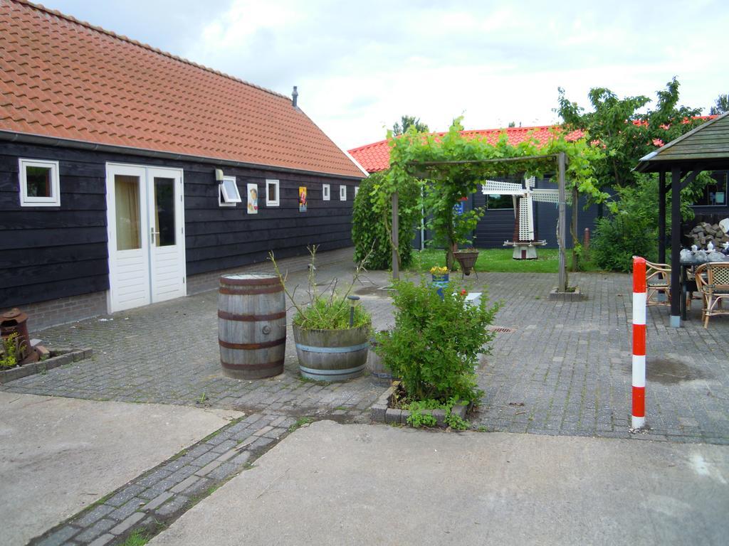 The Bee - Trekkershuts & Apartment Opperdoes Bagian luar foto